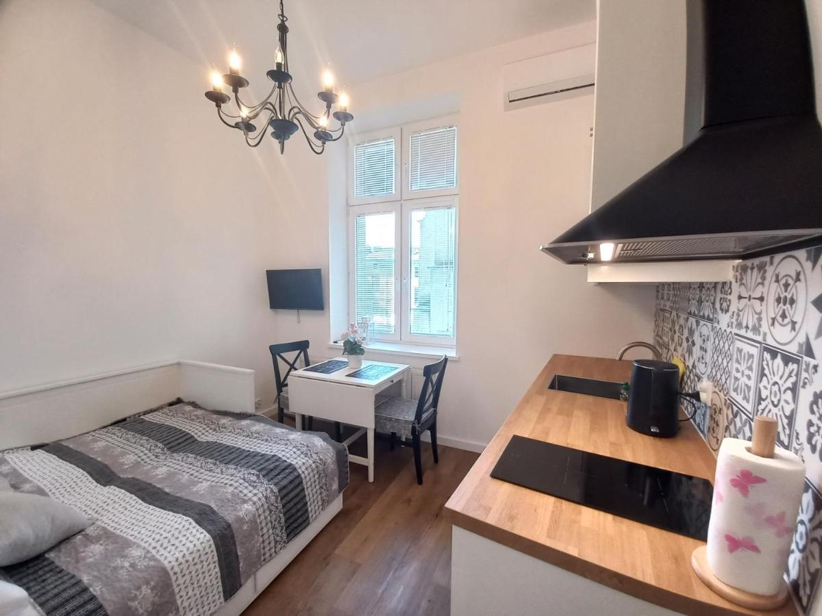 Jewish Quarter - Old Town Apartments Краков Экстерьер фото